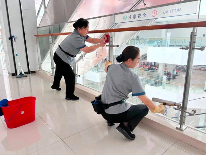 正阳物业丨【优享品质 至臻服务】保洁篇:"洁"心守护,"净"心